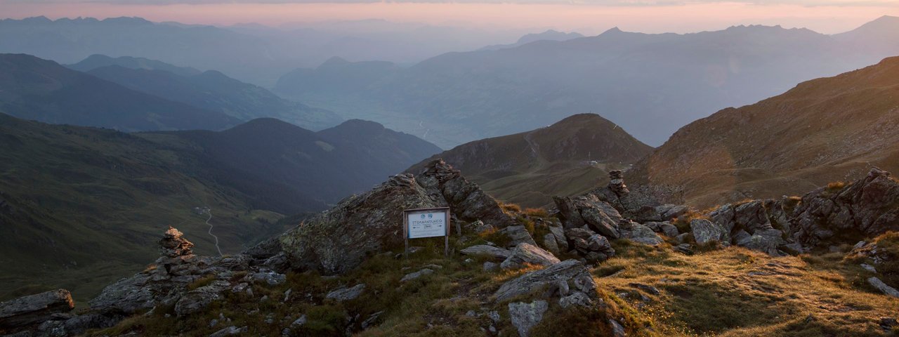 Sfeervolle avond bij de Wedelhütte, © Tirol Werbung/Frank Bauer