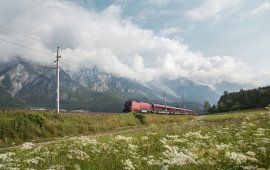 Veel wandelroutes zijn ideaal voor mensen die met bus of trein reizen.
, © Tirol Werbung, Regina Recht