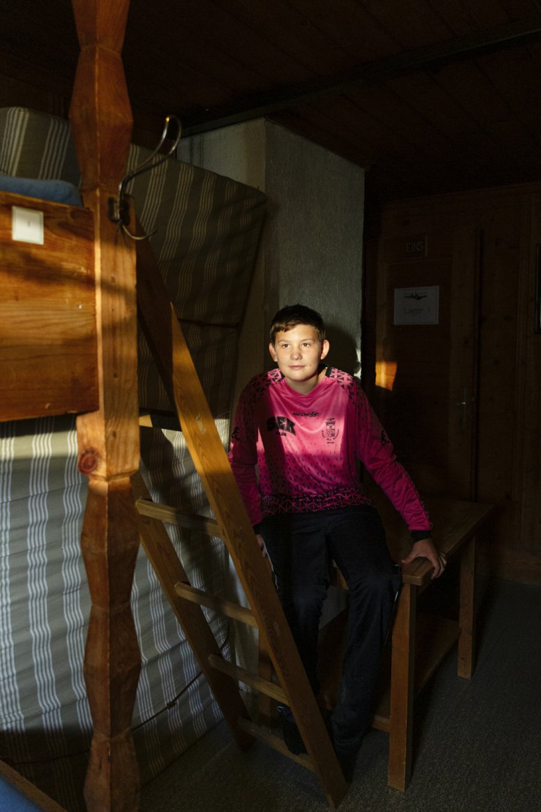 Boven in de bergen, ver weg van hun ouders: voor veel jongeren, zoals de 13-jarige Vincent uit Wenen, is de huttentocht &eacute;&eacute;n groot avontuur.