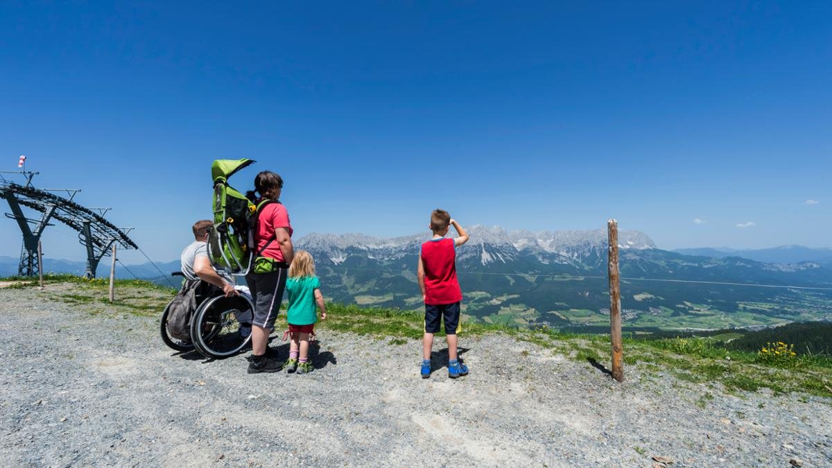 Das Hochgebirge bleibt Menschen mit einem Handicap häufig verwehrt. Nicht so bei den Bergbahnen Wilder Kaiser-Brixental – hier sind Rollstuhl- und Handbike-Fahrer besonders herzlich willkommen., © Martin Raffeiner