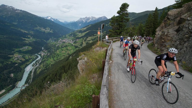 Tijdens de 798 kilometer lange Tour Transalp gaat de race verder dan de Alpen., © Uwe Geissler