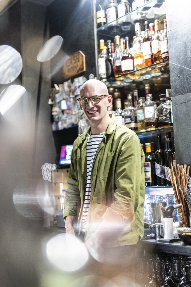 &nbsp;De 31-jarige Jakob Habel is burgerlijk ingenieur. Aan de bar demonstreert hij zijn voorliefde voor precieze constructies. Met de Zephyr Bar, waar hij sinds 2019 werkt, wonnen ze al meerdere keren de Mixology Bar Awards.