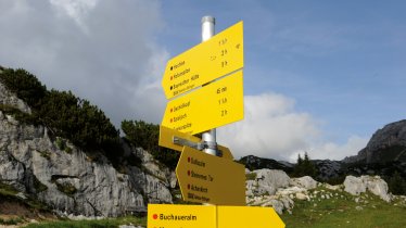 Wegwijzer in het Rofangebergte, © Tirol Werbung/Laurin Moser