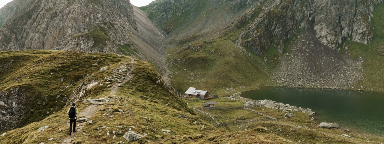 De Obstanserseehütte bij het gelijknamige meer