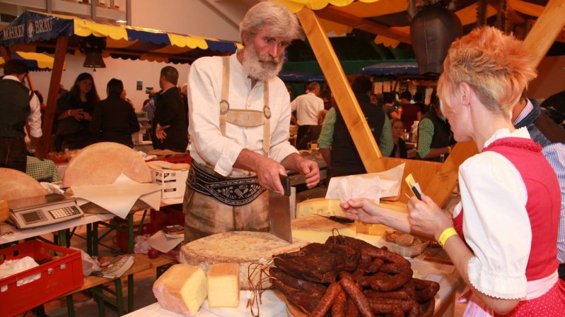 In Galtür worden ieder jaar de beste kaasproducten van de Alpen gekeurd., © TVB Paznaun-Ischgl