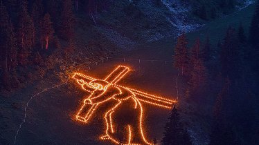 Door het team van Herz-Jesu-Feuern worden ware kunstwerken op de bergweide in het Tannheimertal getoverd, © TVB Tannheimer Tal