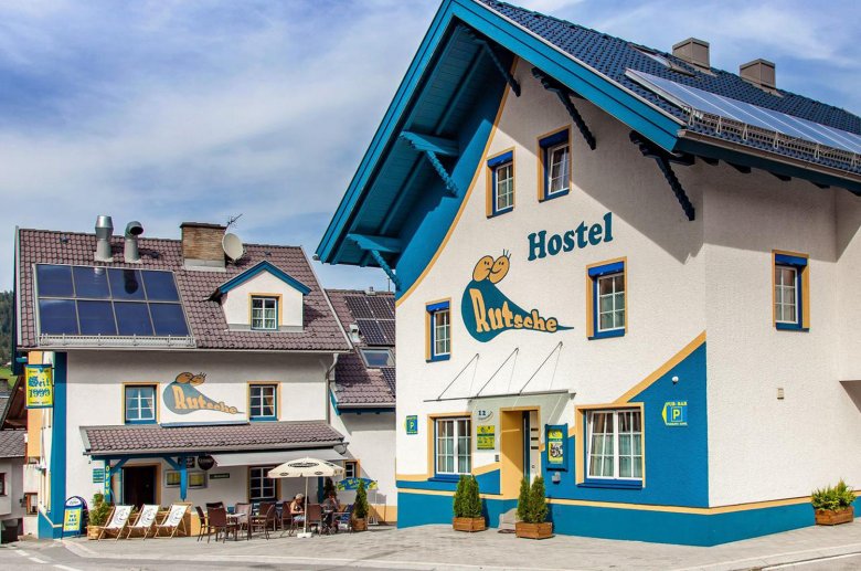Het Rutsche Hostel met bijbehorende pub, © Rutsche Hostel