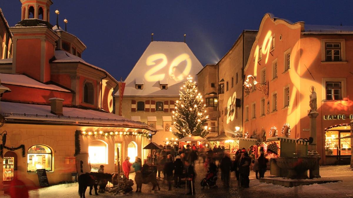 Iedere dag iets anders: in het oude stadscentrum van Hall is tijdens de kerst veel te beleven, © Haller Advent