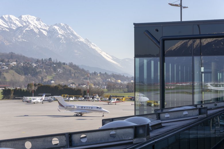 Wie als piloot in Innsbruck wil landen, moet extra cursussen volgen. (Foto: Tirol Werbung/Angela Fuchs), © Tirol Werbung/Angela Fuchs