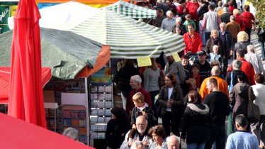 De Haiminger marktdagen met verse regionale producten trekken jaarlijks vele bezoekers, © Haiminger Markttage