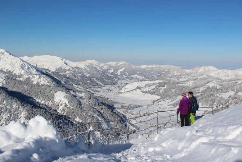 Winterwandelaars in het Tannheimer Tal. (Foto: VVV Tannheimer Tal)